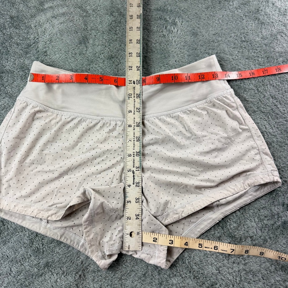 Lululemon Final Lap Shorts Lined Perforated Running Taupe Size 4 LW7AM7S - Picture 2 of 11